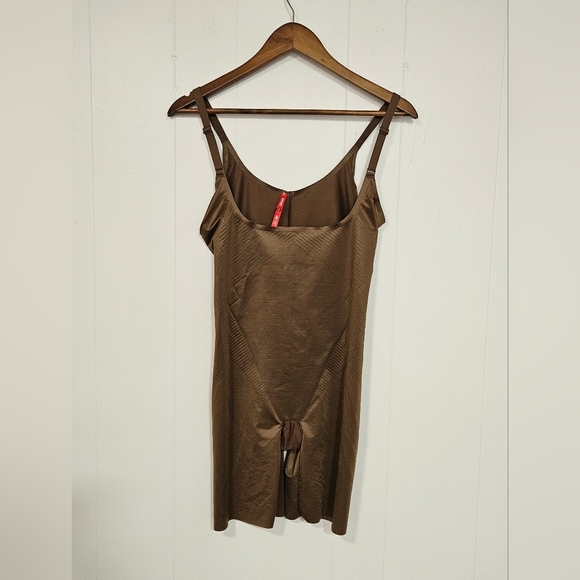 SPANX SHAPEWEAR - Picture 1 of 3